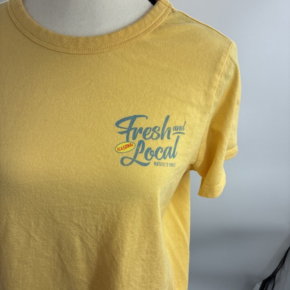 Old Navy Womens T Shirt Fresh Local Graphic Tomato Print Front Back Yellow M - Picture 2 of 7